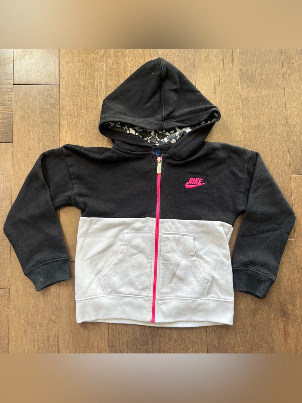 ✨2/$20✨ Children’s Nike Sweater